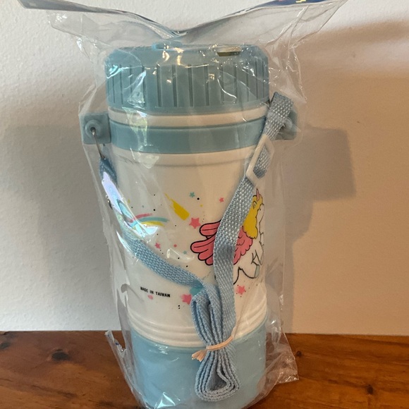 A Very Rare FLOMO New 90’s Vintage Plastic Water Bottle Unicorn Themed - Picture 4 of 5